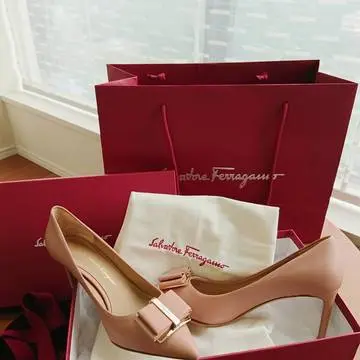 やっぱり私の定番！
ヒールでも履きやすいことこの上なしです。