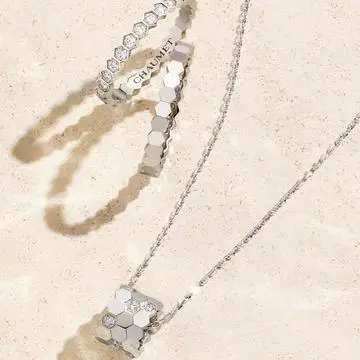 「ビー マイ ラブ」コレクション ハニカムペンダントWG