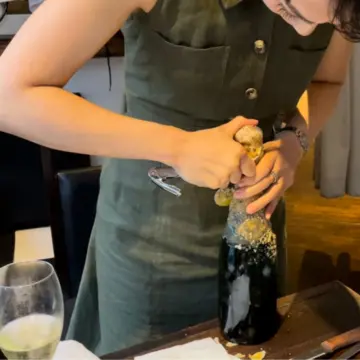 海底ワインを抜栓