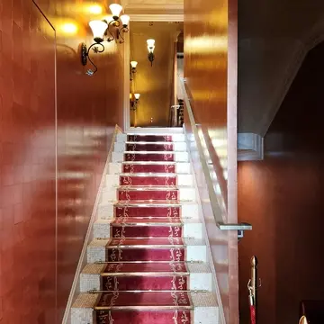 11階から12階へ素敵な階段を上ると、