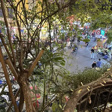 Bancong cafe ＆Restaurant　バンコンカフェ hanoi ハノイ　ベトナム