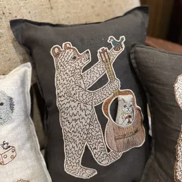 絵本カフェ33　CORAL&TUSK　