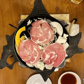 ジンギスカン鍋が北海道の形