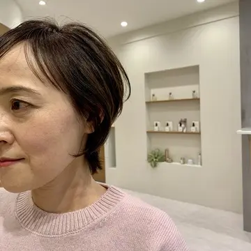 ヘアカット後の横顔