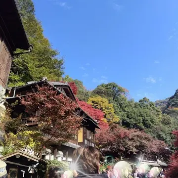 箕面の大滝への滝道