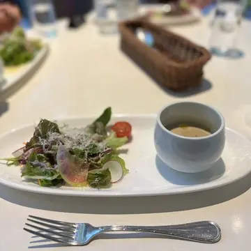 キハチ青山本店、ランチ、サラダ、スープ