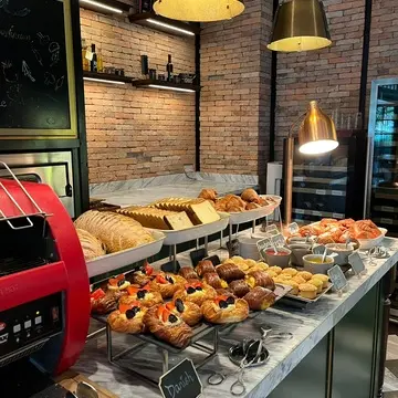 ビュッフェテーブル