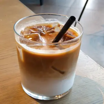 ラシーヌ青山のランチ、アイスラテ