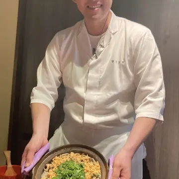 ご飯はお鍋で提供