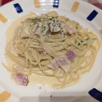 横浜　クリームパスタ