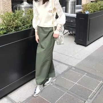 ベーシック色の春ニットの画像_1