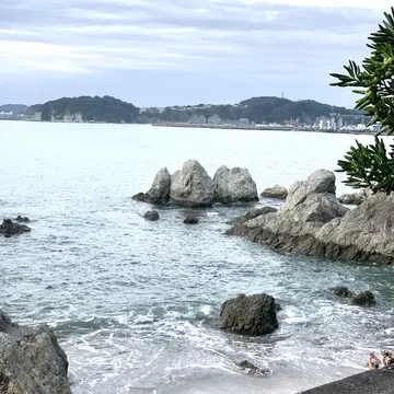 森戸神社裏の海岸
