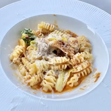 鹿肉のラグーパスタ