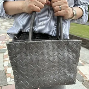 梅澤千佳子　ボッテガヴェネタ　バッグ