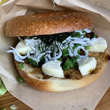 なみまちベーグル　鎌倉しらす＆カマンベールチーズ