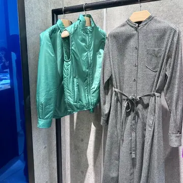 チェックのワンピースはグリーンが入っているのもあり