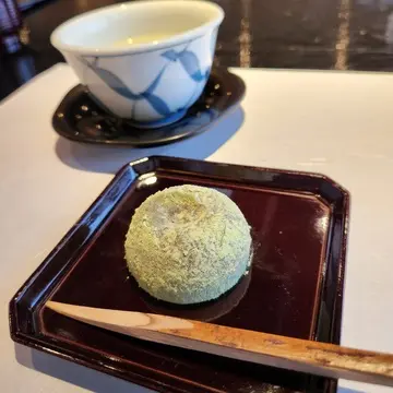 デザートの抹茶わらび餅