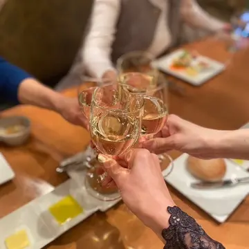 泡で乾杯