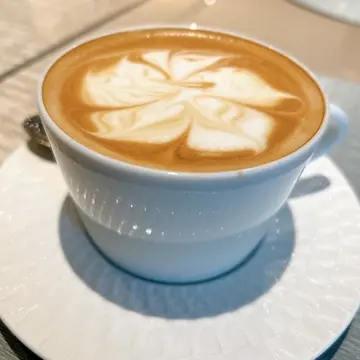 アルマーニ ／ カフェ 表参道　アフタヌーンティー