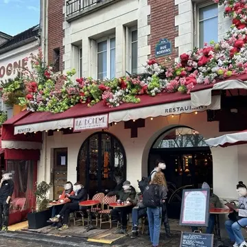 パリ　カフェ　LA BOFEME モンマルトル