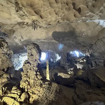 スンソット鍾乳洞