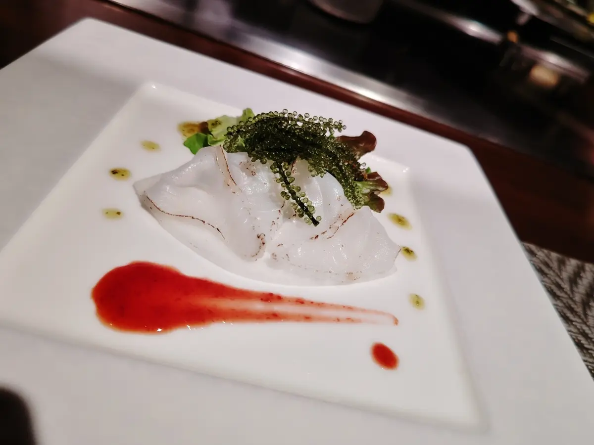 近海魚のお造り焼霜仕立て