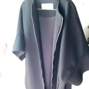 アドーアのミディボンディングポンチョジャケットフードなし