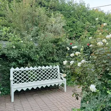 横浜イングリッシュガーデンのベンチ