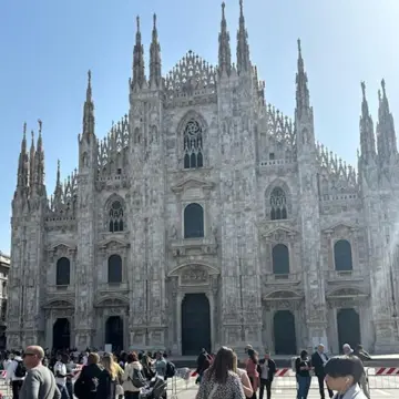 Duomo　ドォゥモ　ミラノ　観光　旅行