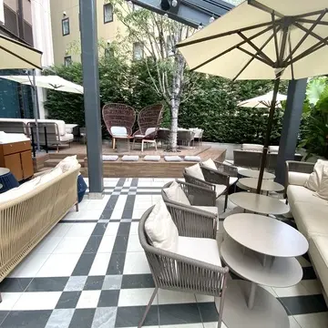 District Brasserieテラス①