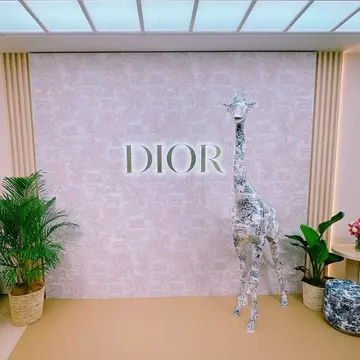 DIORポップアップイベント内