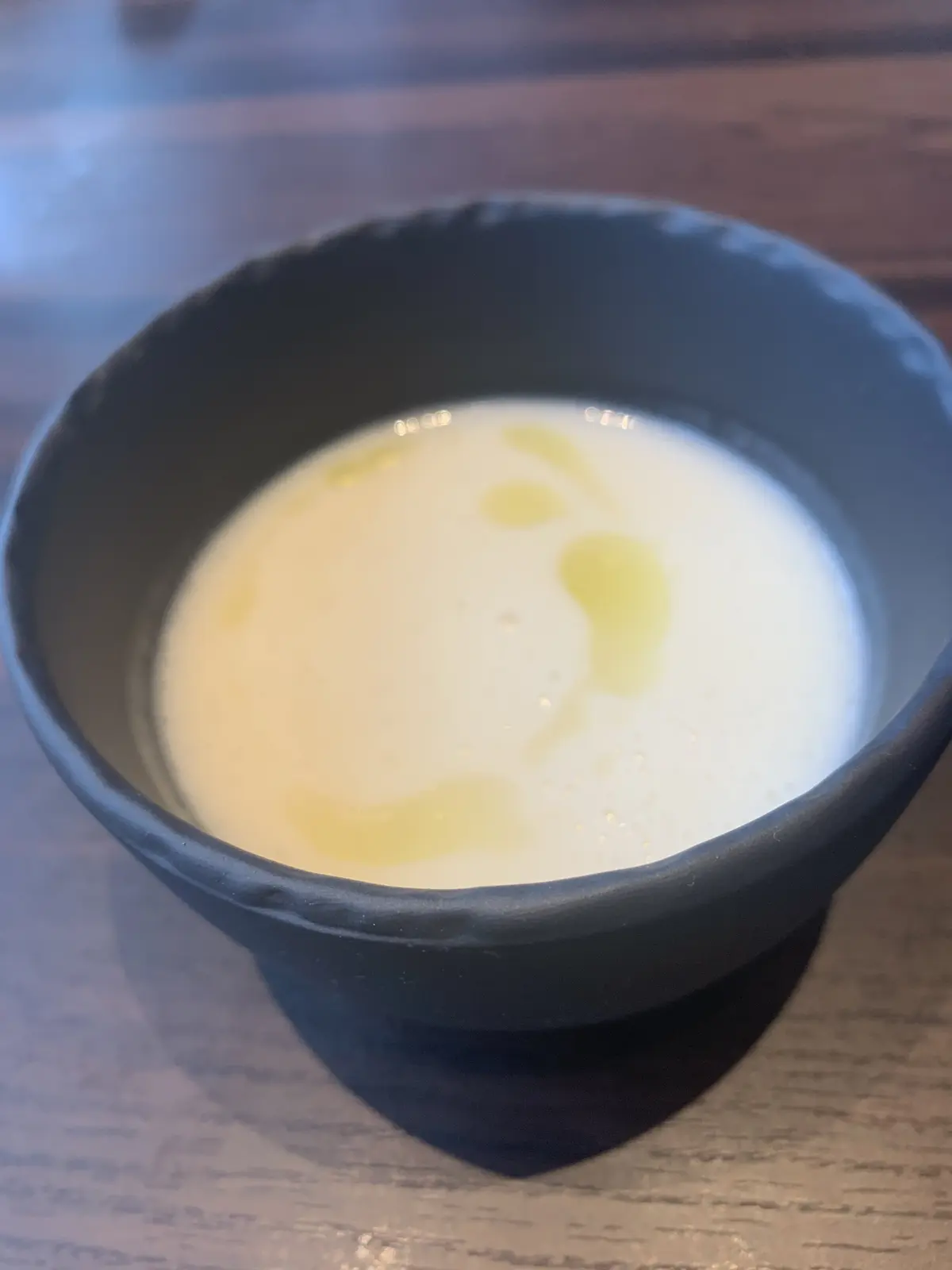 聖護院カブのポタージュ　ゆずオイル