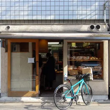 烏丸御池駅より徒歩4分ほどにある「Flip up! 」