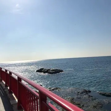 岩屋洞窟へ続く道