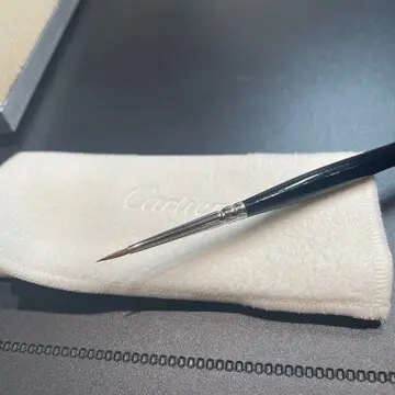 エナメルマスタークラスで用意された000号の極細筆