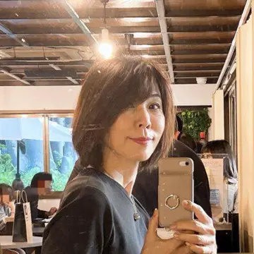 ReFa リファ　ドライヤー　ReFa BEAUTECH RESETTER  リファビューテックリセッター　eclat  jマダム
jマダムのおしゃれ　ショート　ショートヘア　ボブヘア　レイヤーヘア