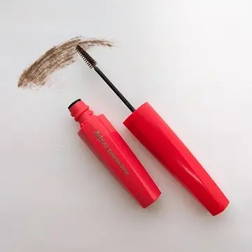 爽やかな香りで頭皮のニオイのケアする、ヴェレダのスカルプエッセンス