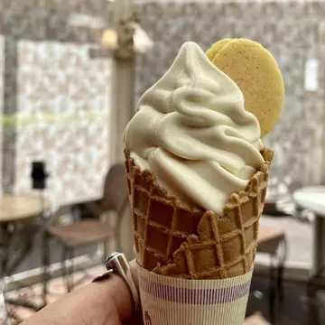 浅草「ふなわかふぇ」お芋のソフトクリーム