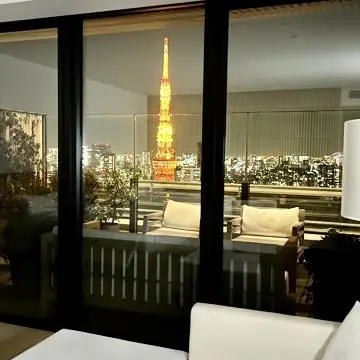 東京エディション虎ノ門の客室からの夜景