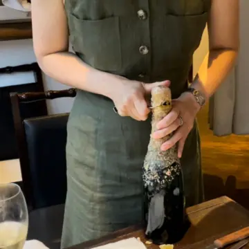 海底ワインを抜栓