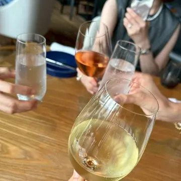 乾杯　白ワイン　ロゼ　コンラッド大阪　シーグリル