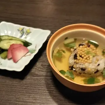 梅ひじきおにぎり茶漬け