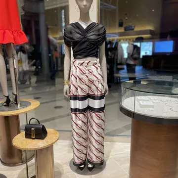 ビームス六本木ヒルズ　マネキン