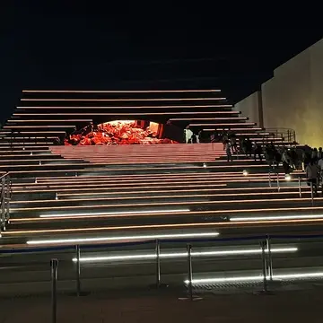 夜のスペインパビリオン