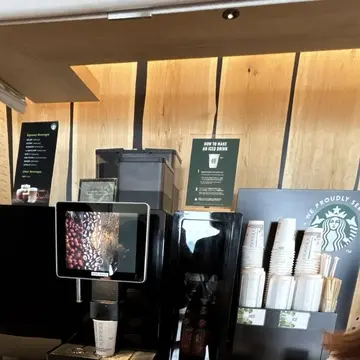 スタバ セルフ フリー ドリンクバー
