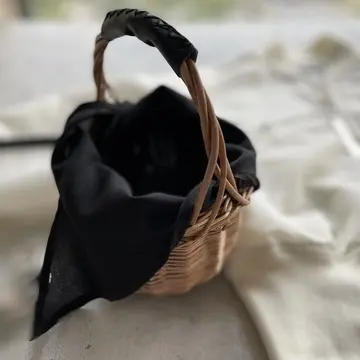 白デニムとエクリュストールの画像_5