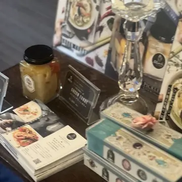 宝塚　ランチ　マグノリア　すみれクッキー