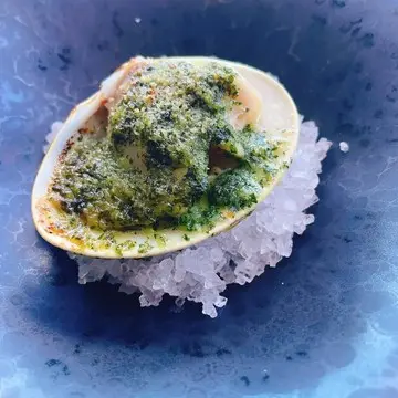 フレンチダイニング「アジュール フォーティーファイブ」のアミューズ すっぽんとウニのフラン