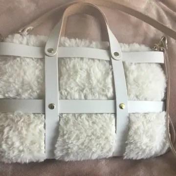 ビヨンドザリーフのバッグ