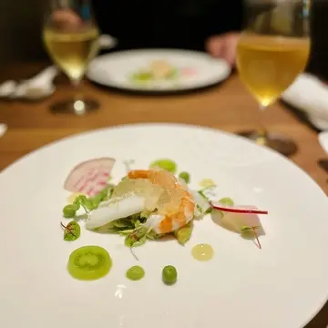 「Cantonese 燕 KEN TAKASE」料理写真　前菜